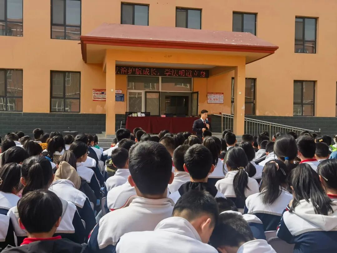 构建和谐文明校园,3月28日,曲阳县检察院联合县司法局到高门屯中学