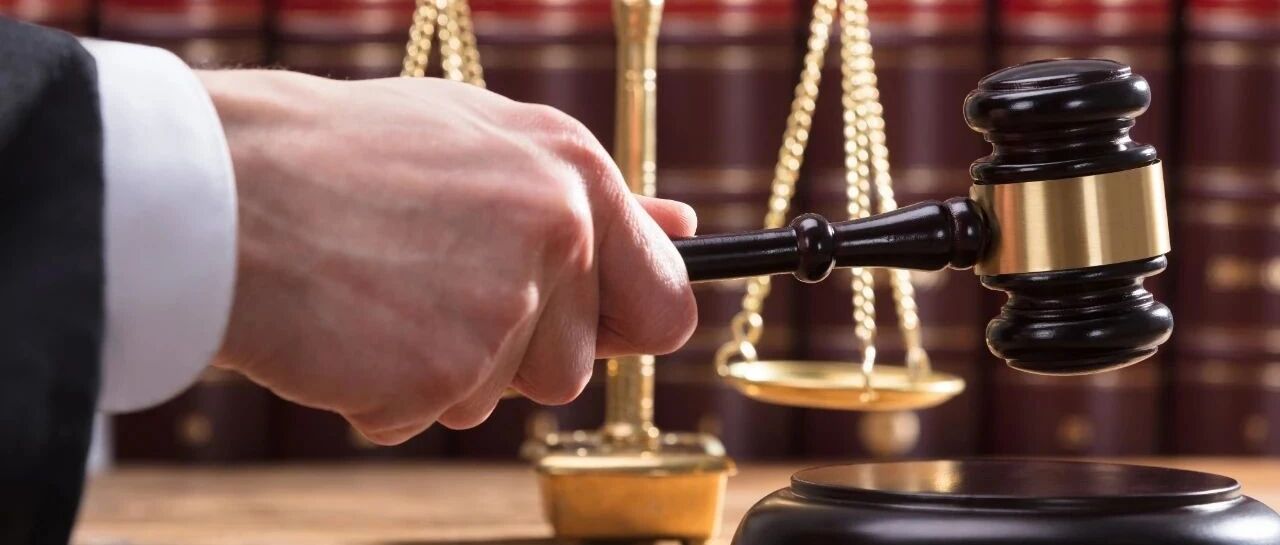 中国职业足球纠纷仲裁，靠法律还是行规？