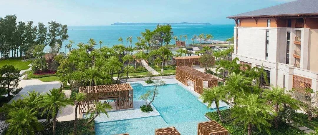 中国八大最美沙滩之一，被誉为“深圳的小三亚”