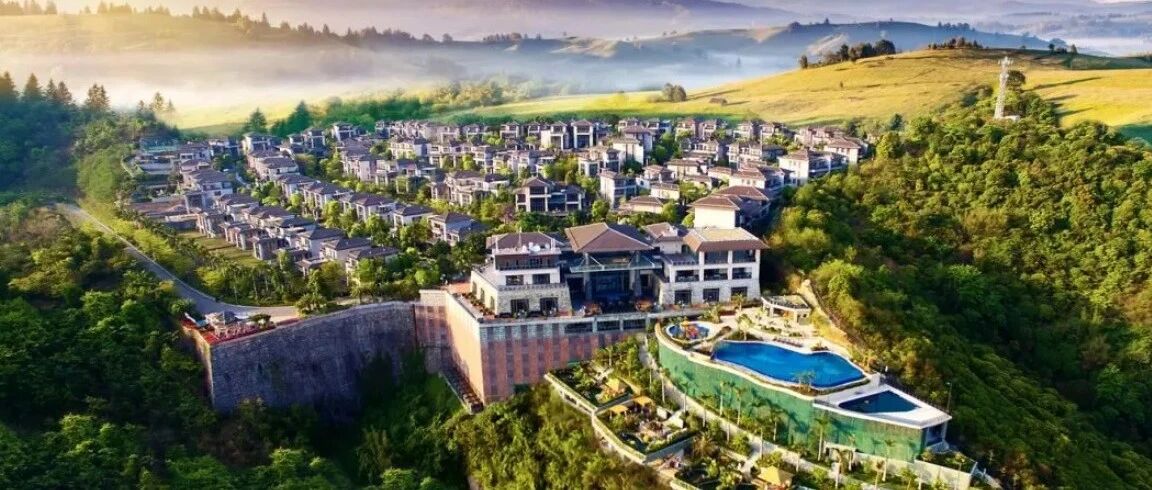 [广州唯一悬崖无边泳池]三山环绕一水长流，空气中爆满负离子