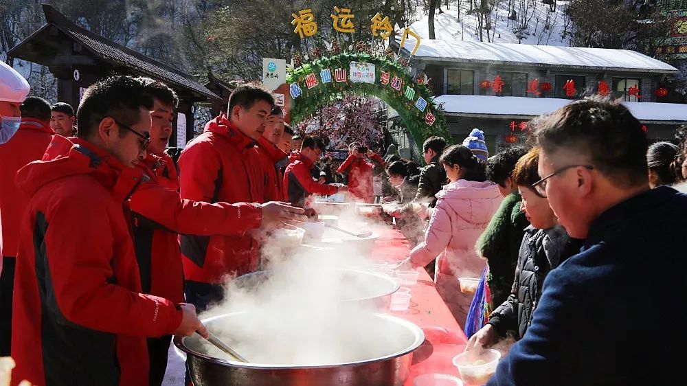 7天涌进20多万人！这个春节，栾川又火了一把...