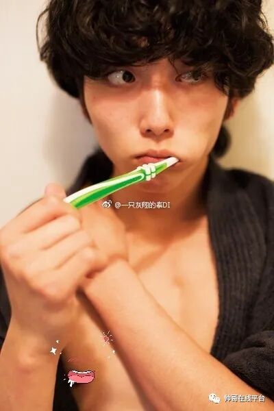 比铃木都要帅的日本男优小鲜肉 浅井阳登这个侧颜已经把我帅我晕了 帅哥在线平台 微信公众号文章阅读