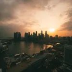 给穷人发钱给富人加税，这个国家急了