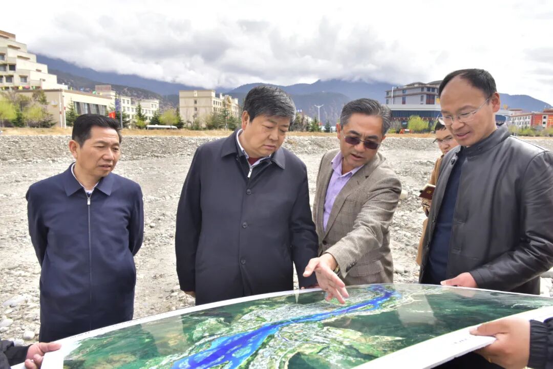 市委书记敖刘全开展巡河检查工作