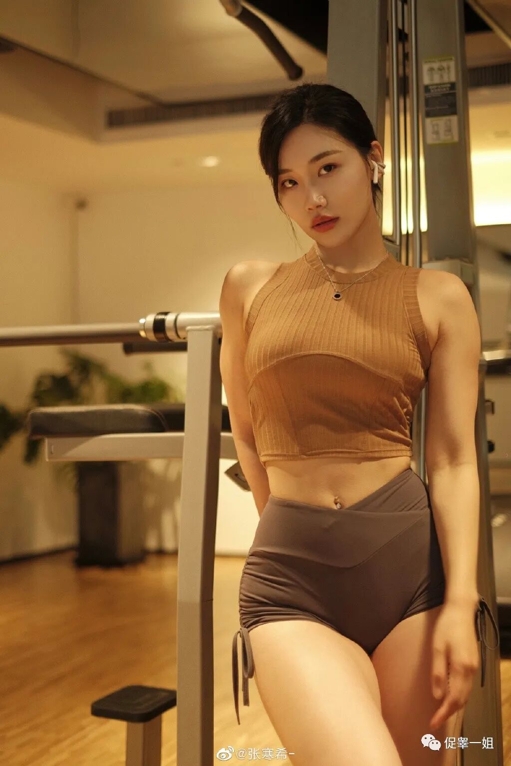 【美女】真正的“性感风”！拥有大票粉丝的性感辣妹，谁看了能不上头？（组图） - 12