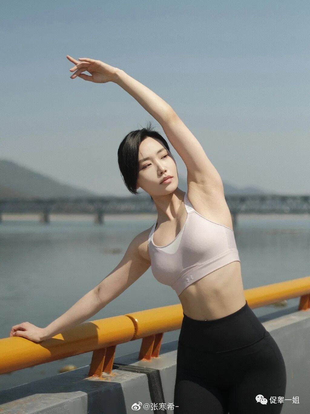 【美女】真正的“性感风”！拥有大票粉丝的性感辣妹，谁看了能不上头？（组图） - 11