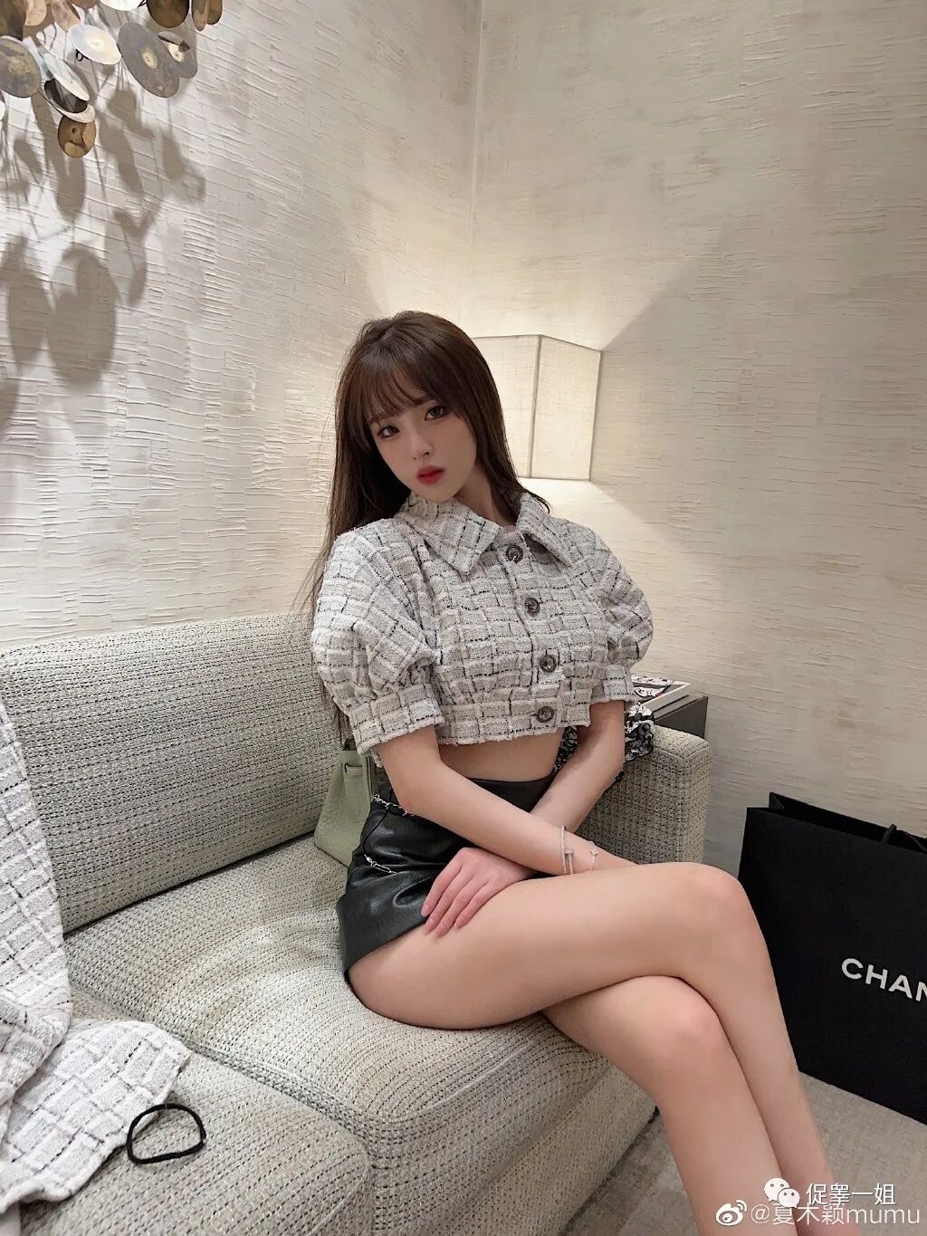 【美女】蜂腰+蜜臀！包臀裙都包不住的性感，这身材几分促？（组图） - 3