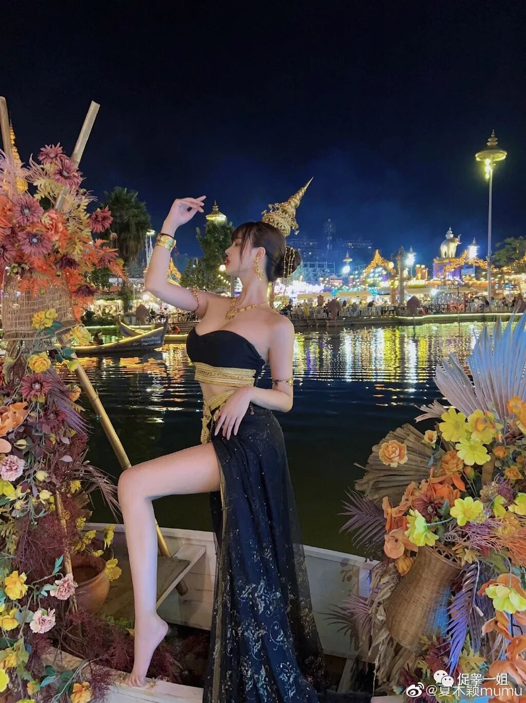 【美女】蜂腰+蜜臀！包臀裙都包不住的性感，这身材几分促？（组图） - 14