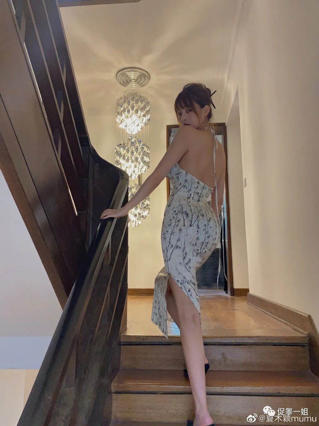 【美女】蜂腰+蜜臀！包臀裙都包不住的性感，这身材几分促？（组图） - 20