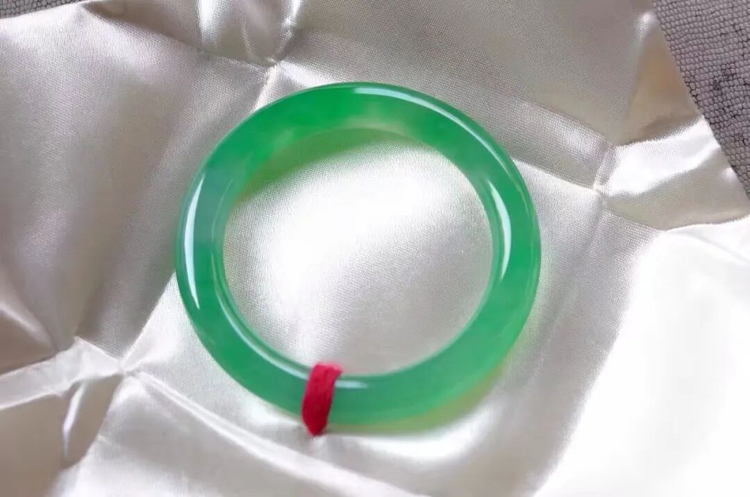 翡翠的看色秘诀，精简而实用！