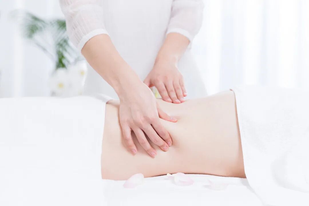 对腹腔脏器代谢又积极作用，也是按摩调理一些身体慢性问题的常用手法。