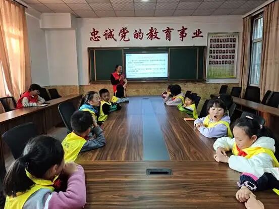 4aad15c957829ff1529ea129bb4c28a0