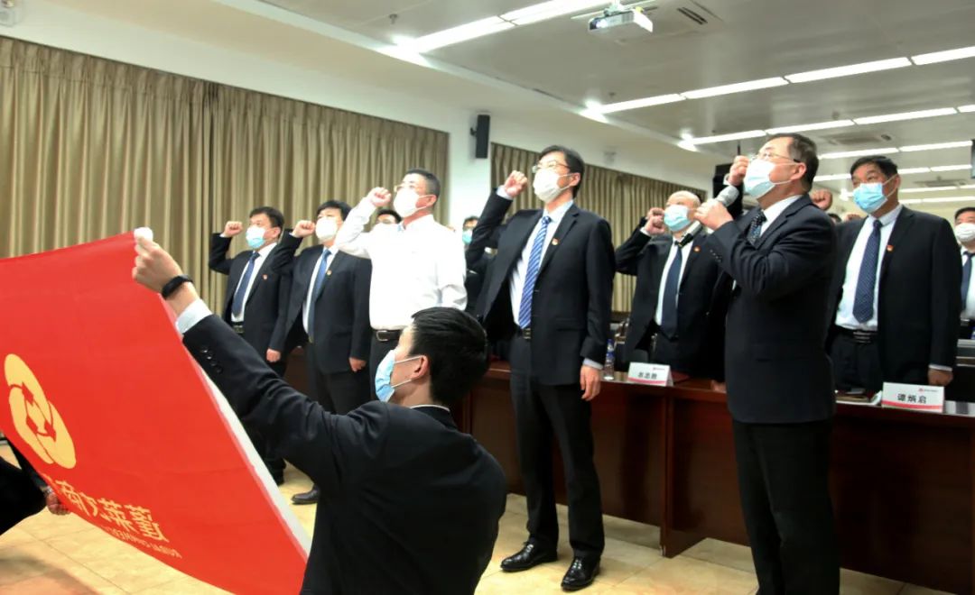 抓好党建促发展