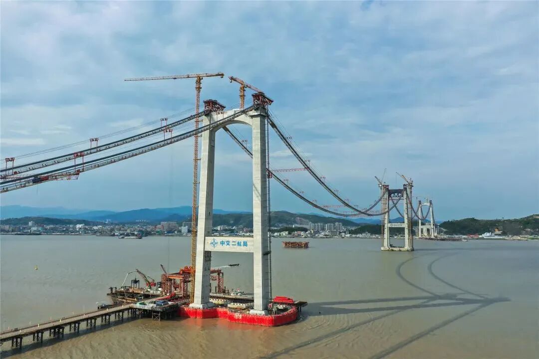 【5/29更新】两主缆钢丝加起来总长能绕地球2圈，世界首座三塔四跨双层钢桁梁悬索桥建成的图22