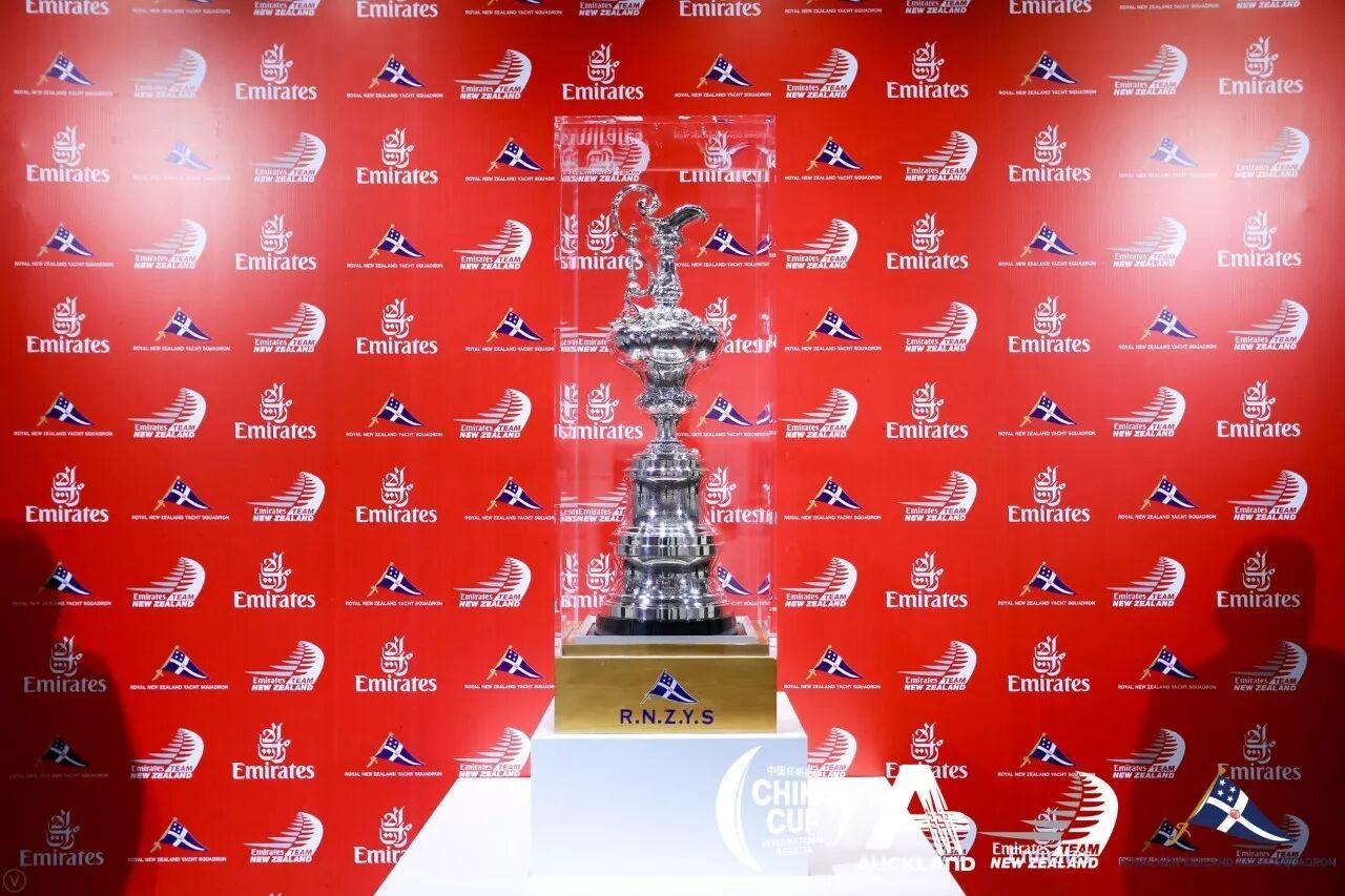 终于来了美洲杯百年奖杯深圳亮相欢迎晚宴首露真容