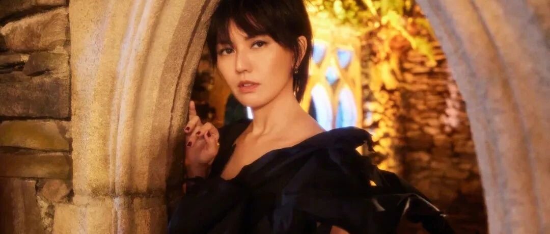 “冷门歌手”年底冲业绩，一把子狠狠爱住了！