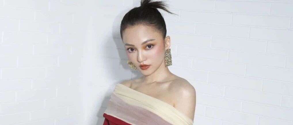 她的歌声，揭晓了“爱丽丝”的秘密~
