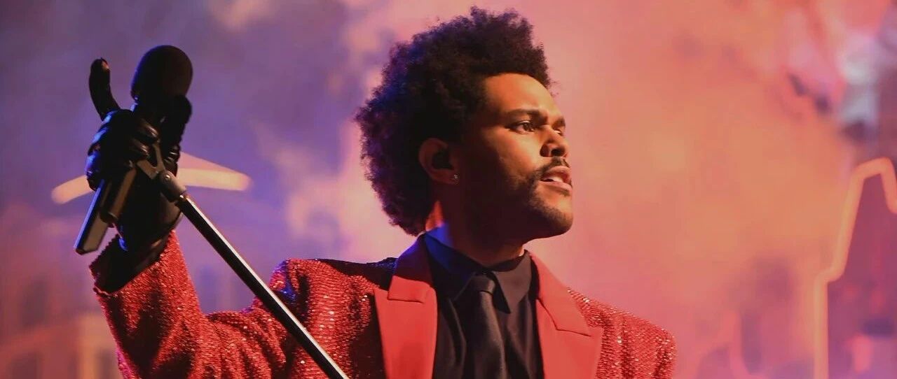 今年的“美国春晚”超级碗中场秀，只邀请了这一位歌手