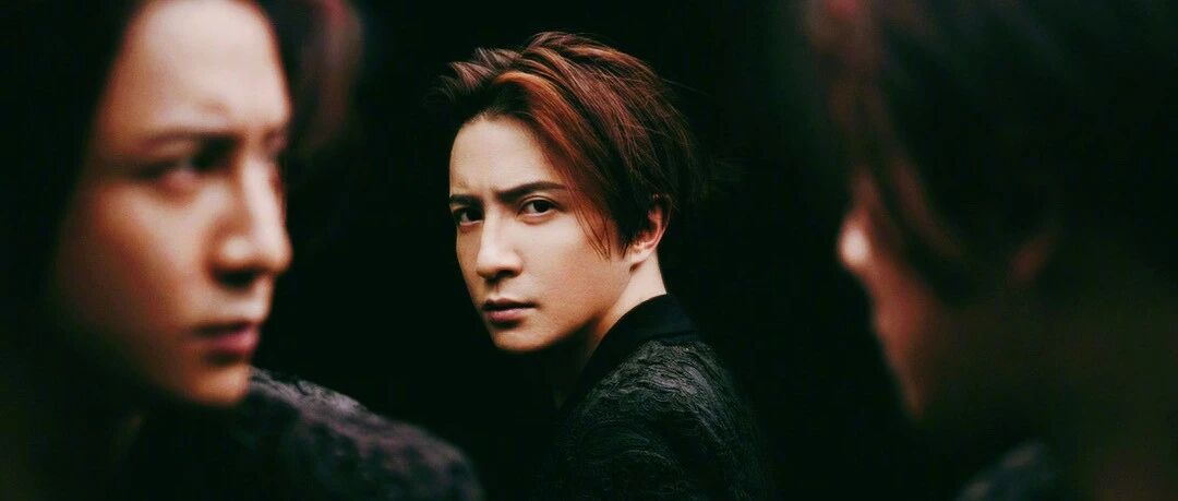 除了歌手，他还有几副面孔？