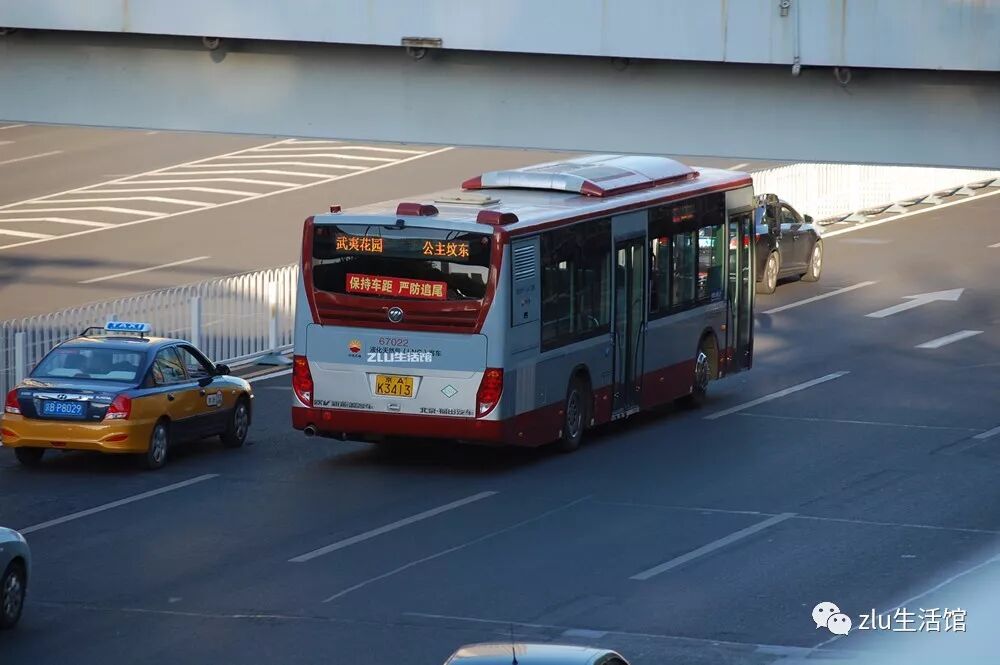 "随着626路的撤销,当时号称"京城最牛公交线路"的728路也再无延续.