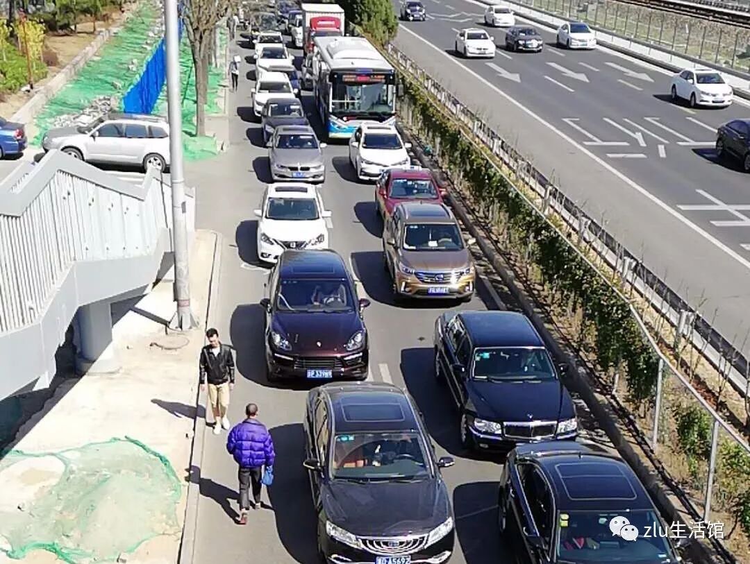 疏堵缘何変添堵,半年后的京通快速世通大厦还是堵