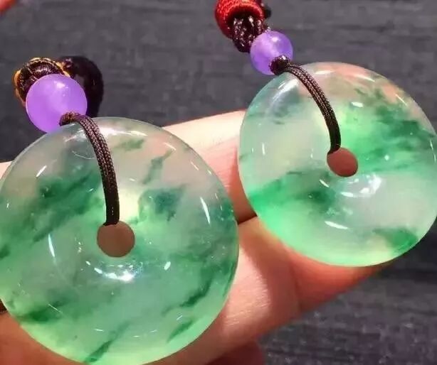 翡翠“三看”技巧