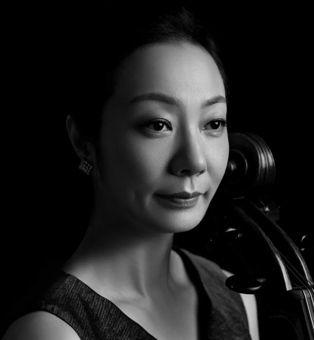 美女大提琴演奏杰奎琳的眼泪细腻流转的旋律让我心动