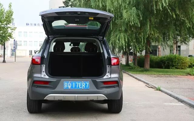 15万的SUV也有回头率？不信开这台车试试！