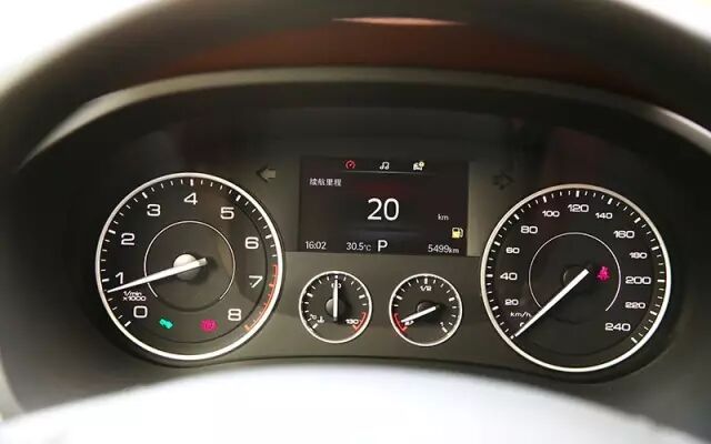 15万的SUV也有回头率？不信开这台车试试！