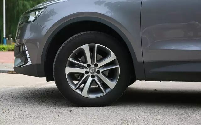 15万的SUV也有回头率？不信开这台车试试！