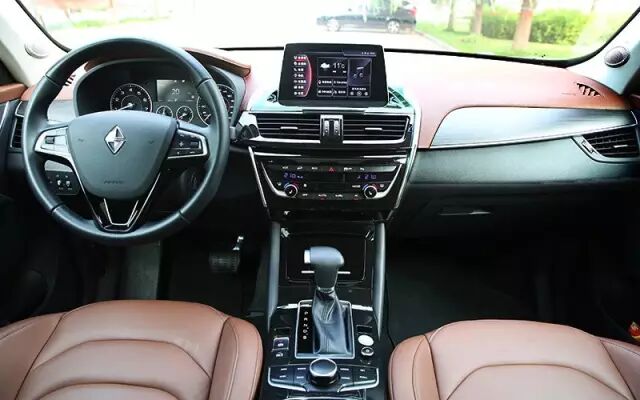 15万的SUV也有回头率？不信开这台车试试！