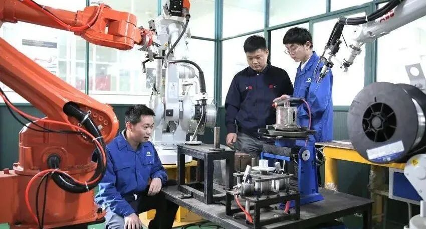 “工匠精神”不要空喊，應尊重技工，工資不再與學歷掛鉤!的圖2