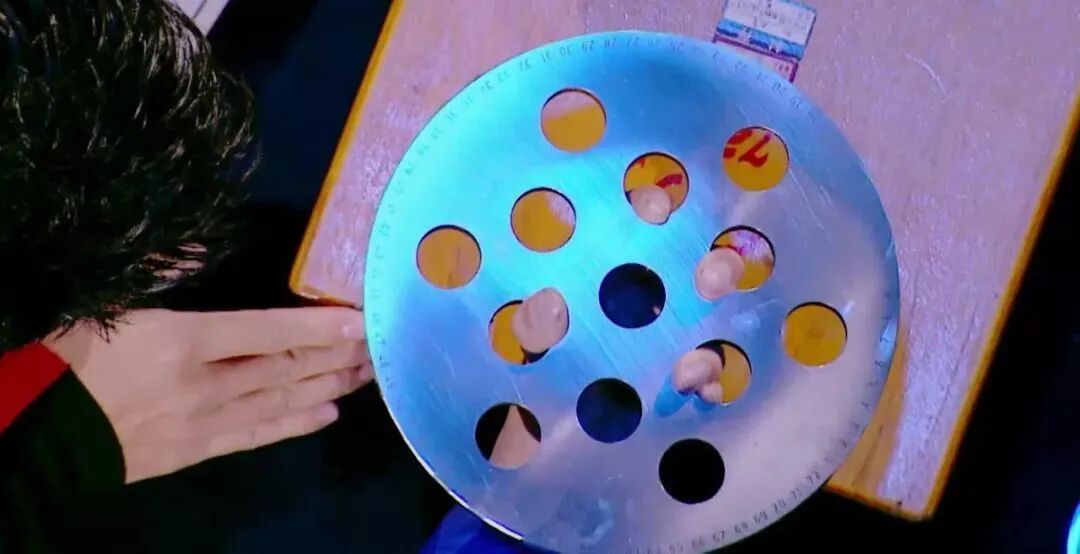 没有尺子能量！精度小于0.1微米，靠一双手完成的图5