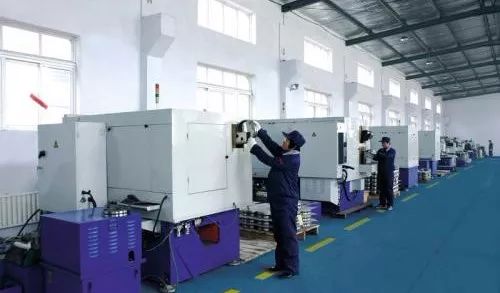 这种工人，将来都是高管！的图2