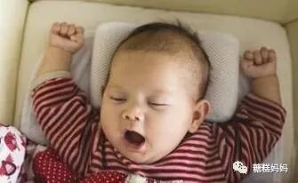 0一12月婴儿发育标准表 0-12个月宝宝发育表：每个月发育指标及养护重点，新手爸妈收藏