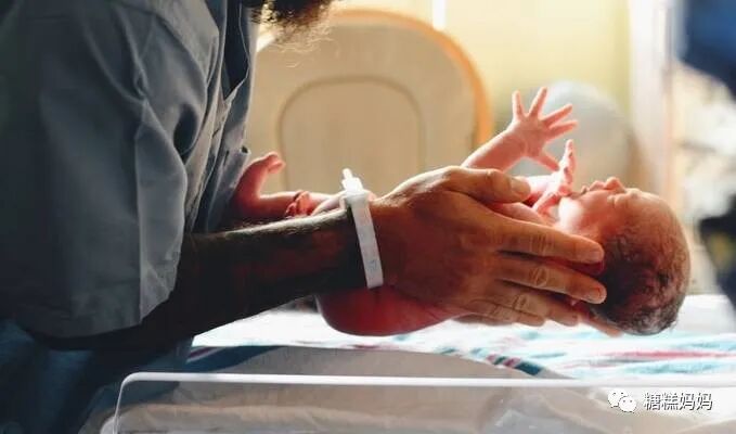 1一12月婴儿发育标准_0一12月婴儿发育标准表_婴儿发育标准对照表