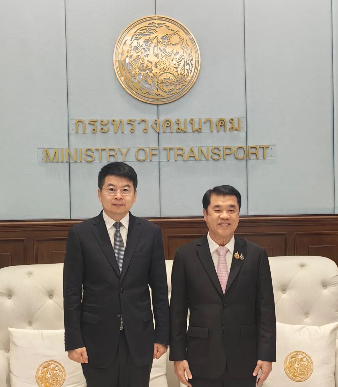 中国国家铁路局局长费东斌率团访问老挝等东南亚国家