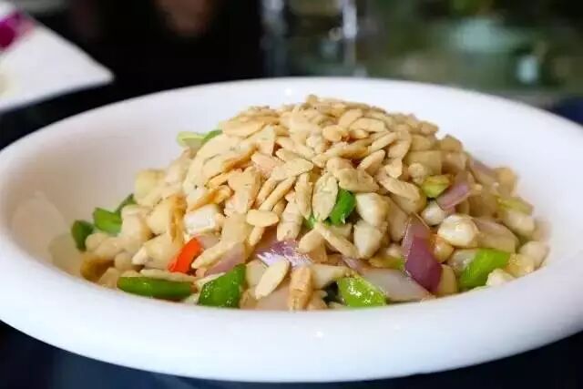 珍珠马蹄炒鱼青