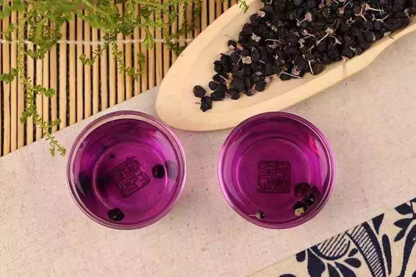 这么好的黑枸杞，到底该怎么泡才好？