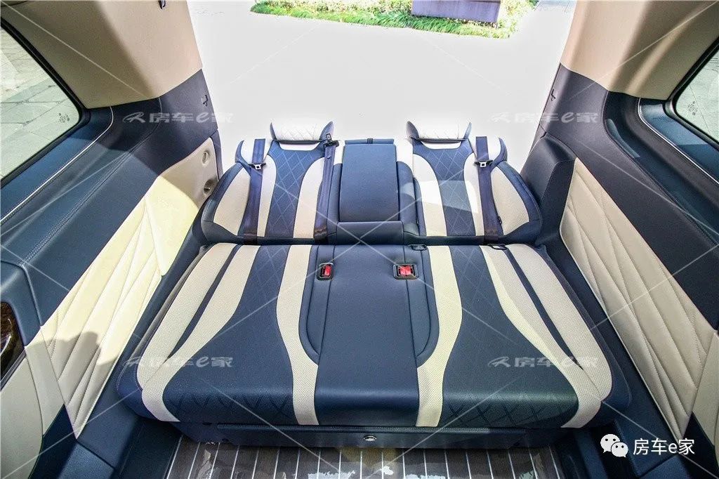 奔馳商務(wù)車(chē) 木地板_奔馳商務(wù)保姆車(chē)_天譽(yù)商務(wù)大廈東塔 地板