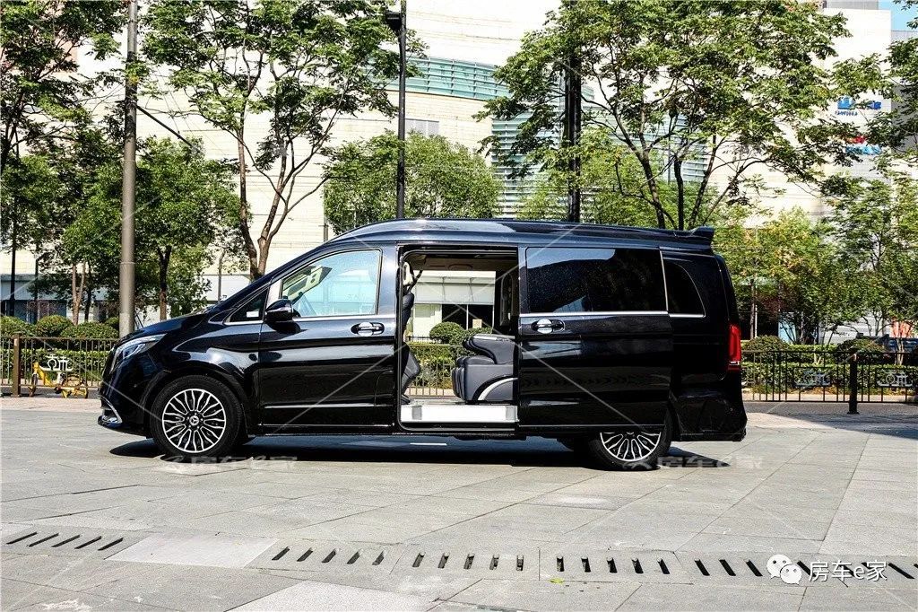 天譽商務大廈東塔 地板_奔馳商務車 木地板_奔馳商務保姆車