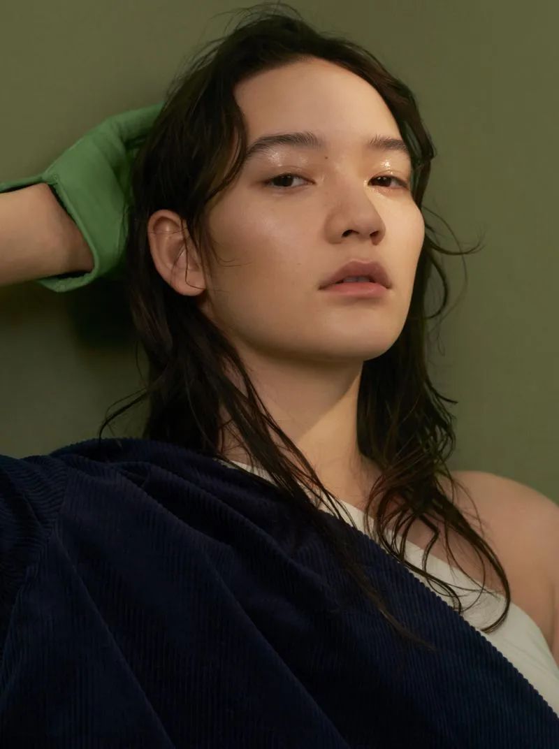 看完了谭松韵、王子文的湿发造型，我脑补了一整部霸总小说！