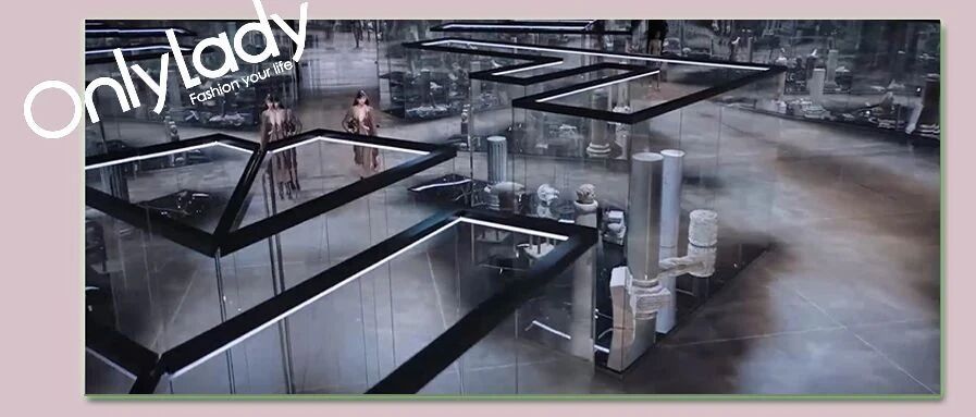 FENDI野心真大，想承包掉所有女人2021秋冬的衣服