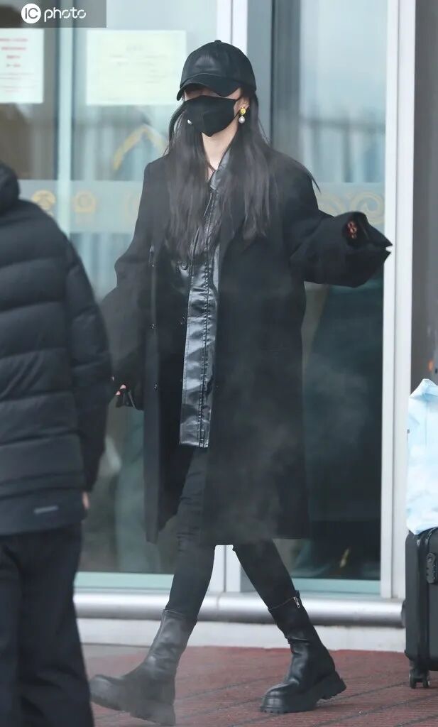 变年轻的秘诀 就让杨幂用穿搭来告诉你 柠檬资讯