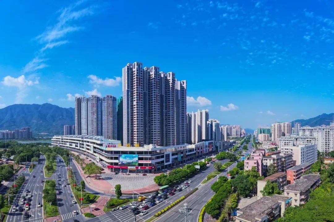 坐享万千繁华恒裕城购物公园位于肇庆cbd纵橫轴线之上星湖