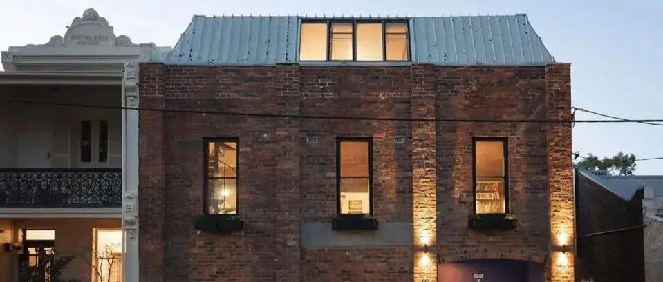 戳爷首次公开2000w豪宅，内部“又旧又破”引网友围观：好寒酸，但我好喜欢!