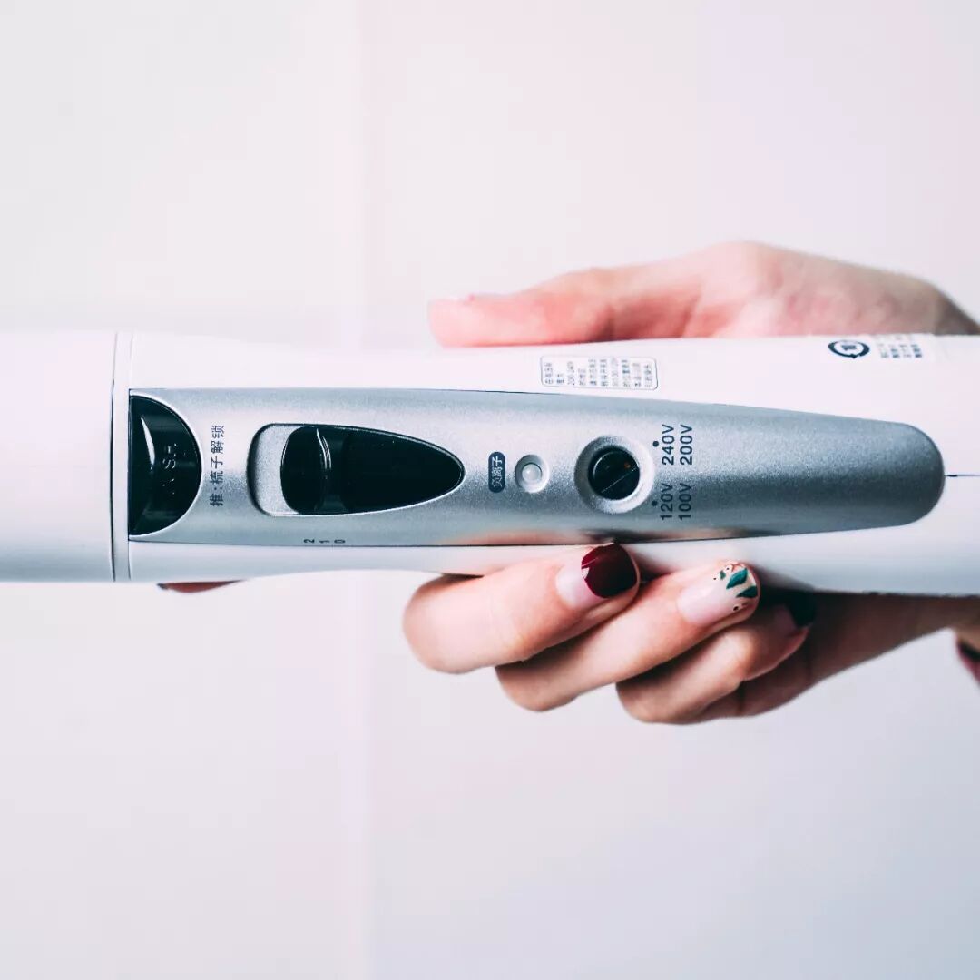 戴森梳子有什么好处_戴森梳子_戴森梳子值得买吗