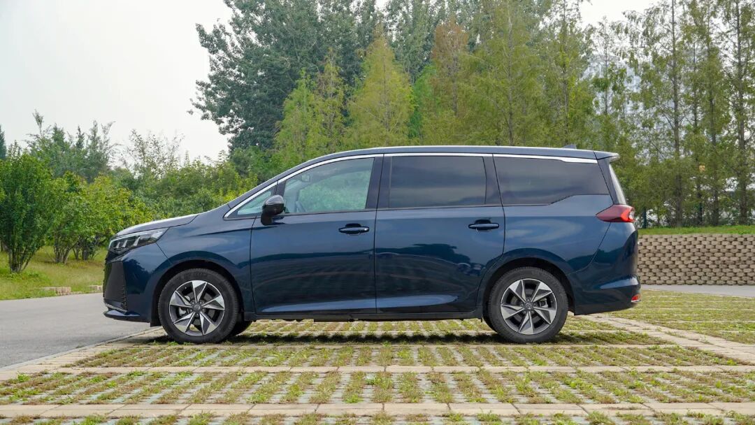 15万落地 轿车 Suv和mpv之间 为啥选后者是最明智的 全网搜