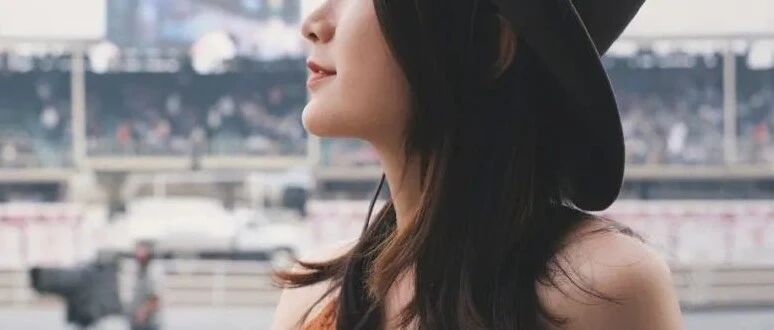 看完她的现状，不恨她前夫出轨了