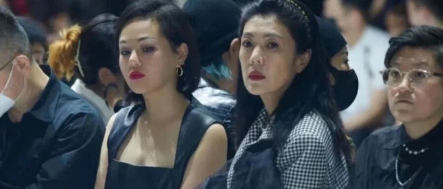 才两个月没见，苏芒都憔悴成这样了？